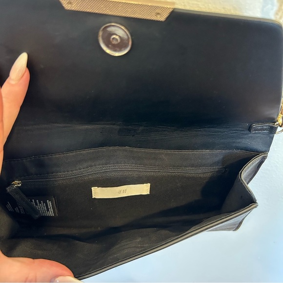 H&M Black and Gold Chain Strap Clutch - Picture 4 of 7